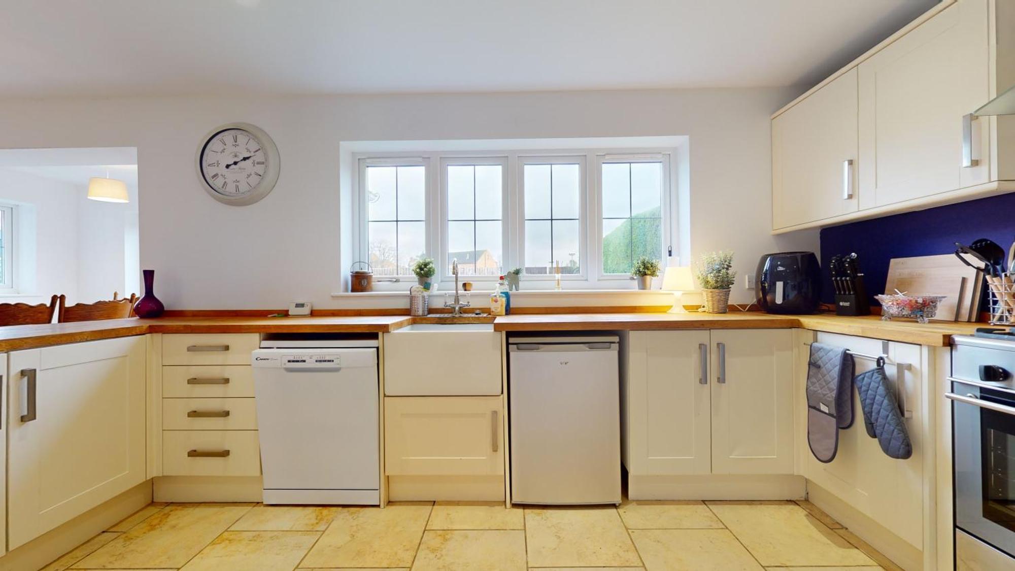 8 Double Beds In A 5 Bedroom House, Pets Welcome Epworth Extérieur photo