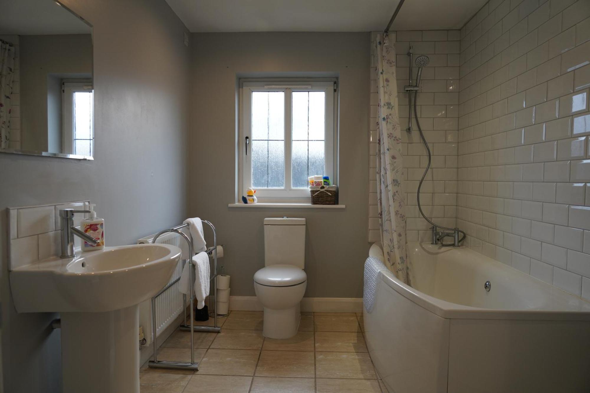 8 Double Beds In A 5 Bedroom House, Pets Welcome Epworth Extérieur photo
