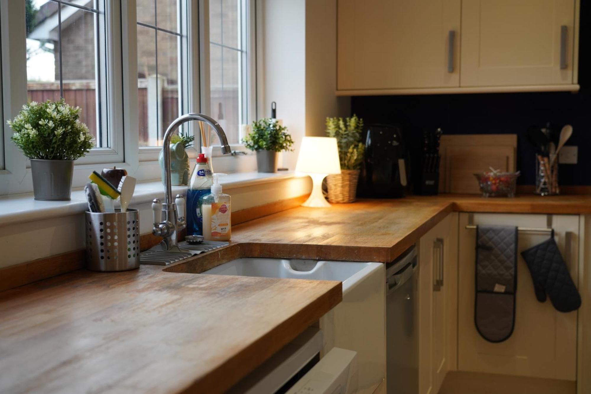 8 Double Beds In A 5 Bedroom House, Pets Welcome Epworth Extérieur photo
